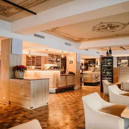 Macher's Hotel